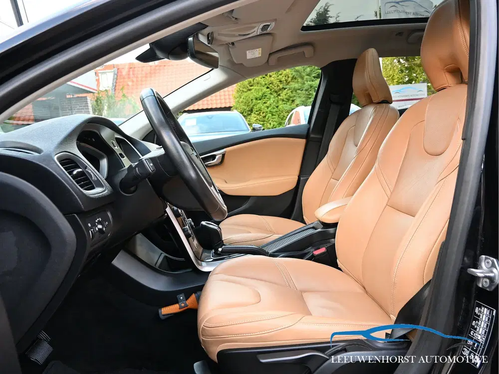 Volvo V40 Cross Country 1.5 T3 Polar+ Luxury AUTOMAAT uit 2019, foto 10