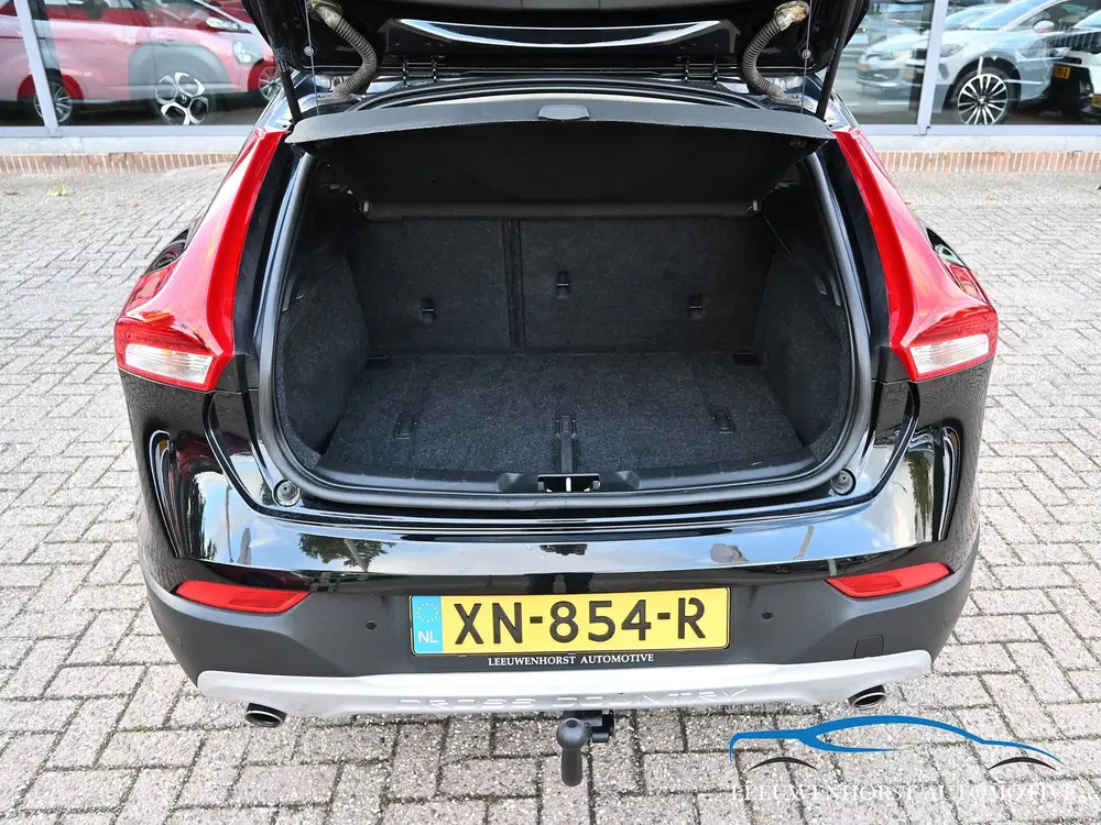 Volvo V40 Cross Country 1.5 T3 Polar+ Luxury AUTOMAAT uit 2019, foto 12