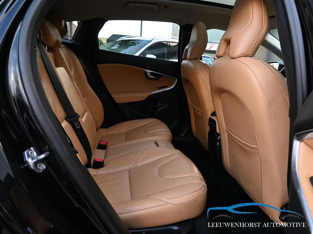 Volvo V40 Cross Country 1.5 T3 Polar+ Luxury AUTOMAAT uit 2019, foto 13