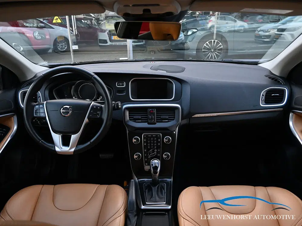 Volvo V40 Cross Country 1.5 T3 Polar+ Luxury AUTOMAAT uit 2019, foto 15