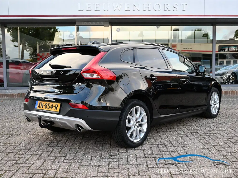 Volvo V40 Cross Country 1.5 T3 Polar+ Luxury AUTOMAAT uit 2019, foto 2