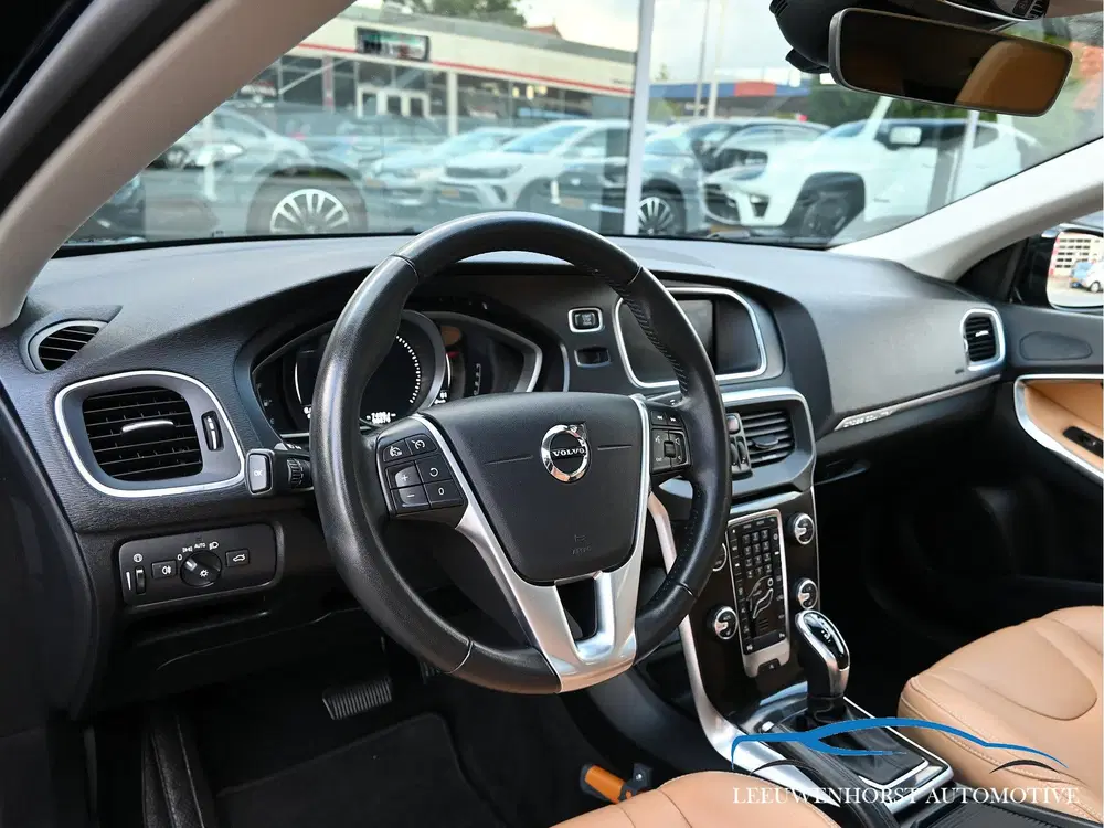 Volvo V40 Cross Country 1.5 T3 Polar+ Luxury AUTOMAAT uit 2019, foto 9