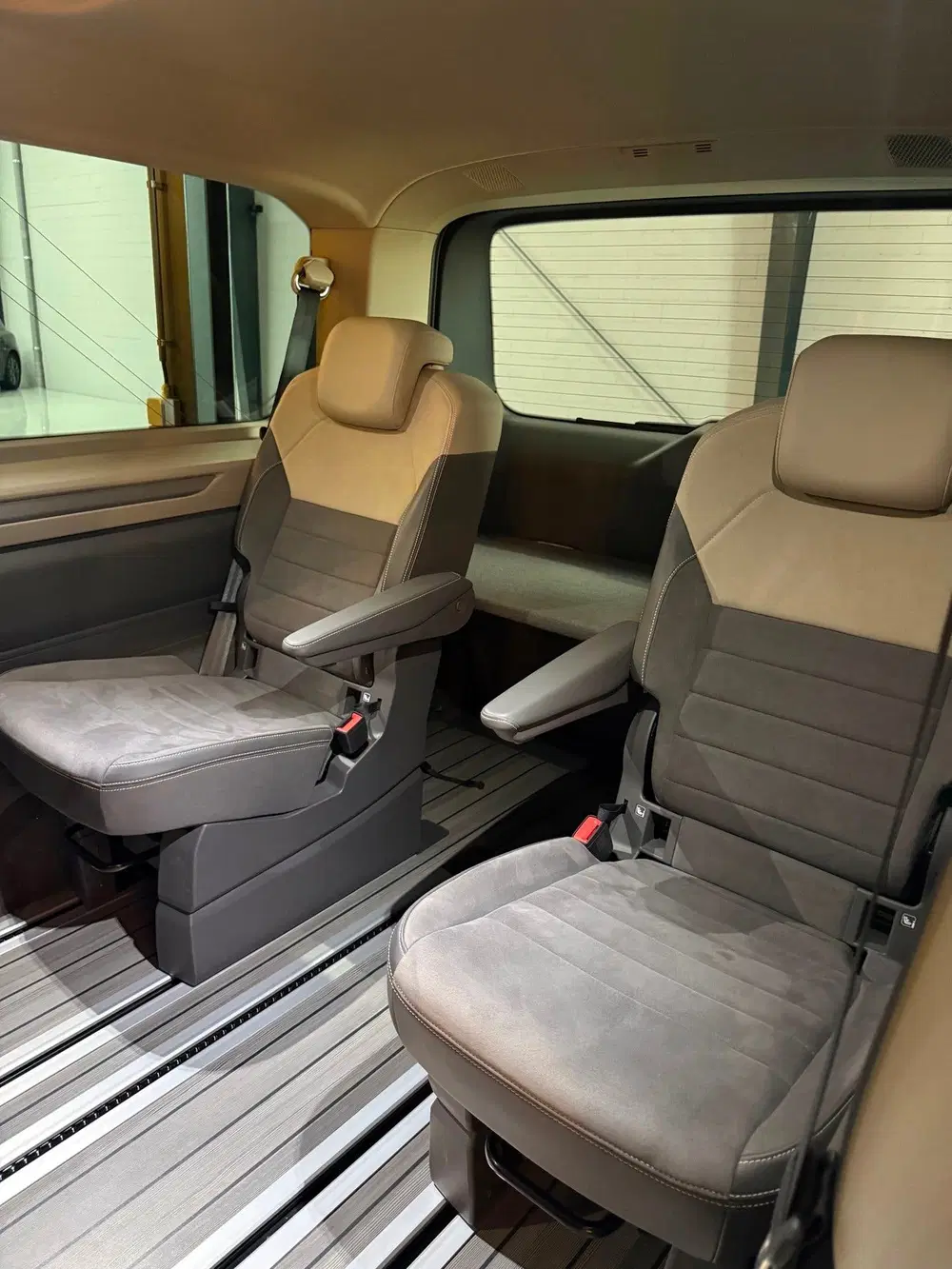 Volkswagen Multivan 1.4 eHybrid L2H1 uit 2023, foto 12