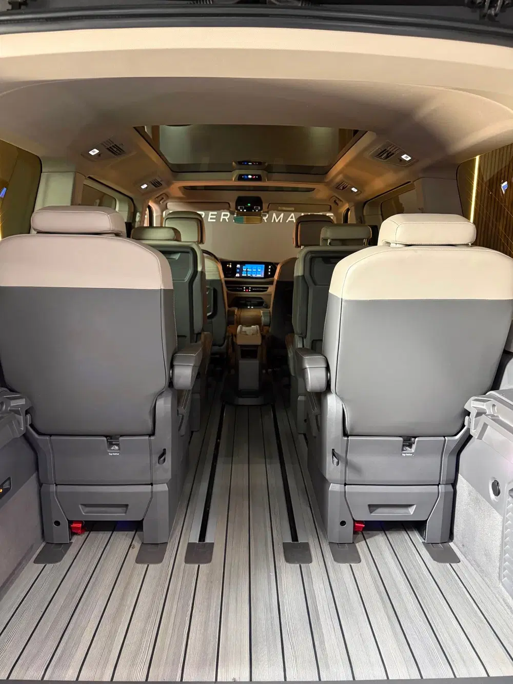Volkswagen Multivan 1.4 eHybrid L2H1 uit 2023, foto 13
