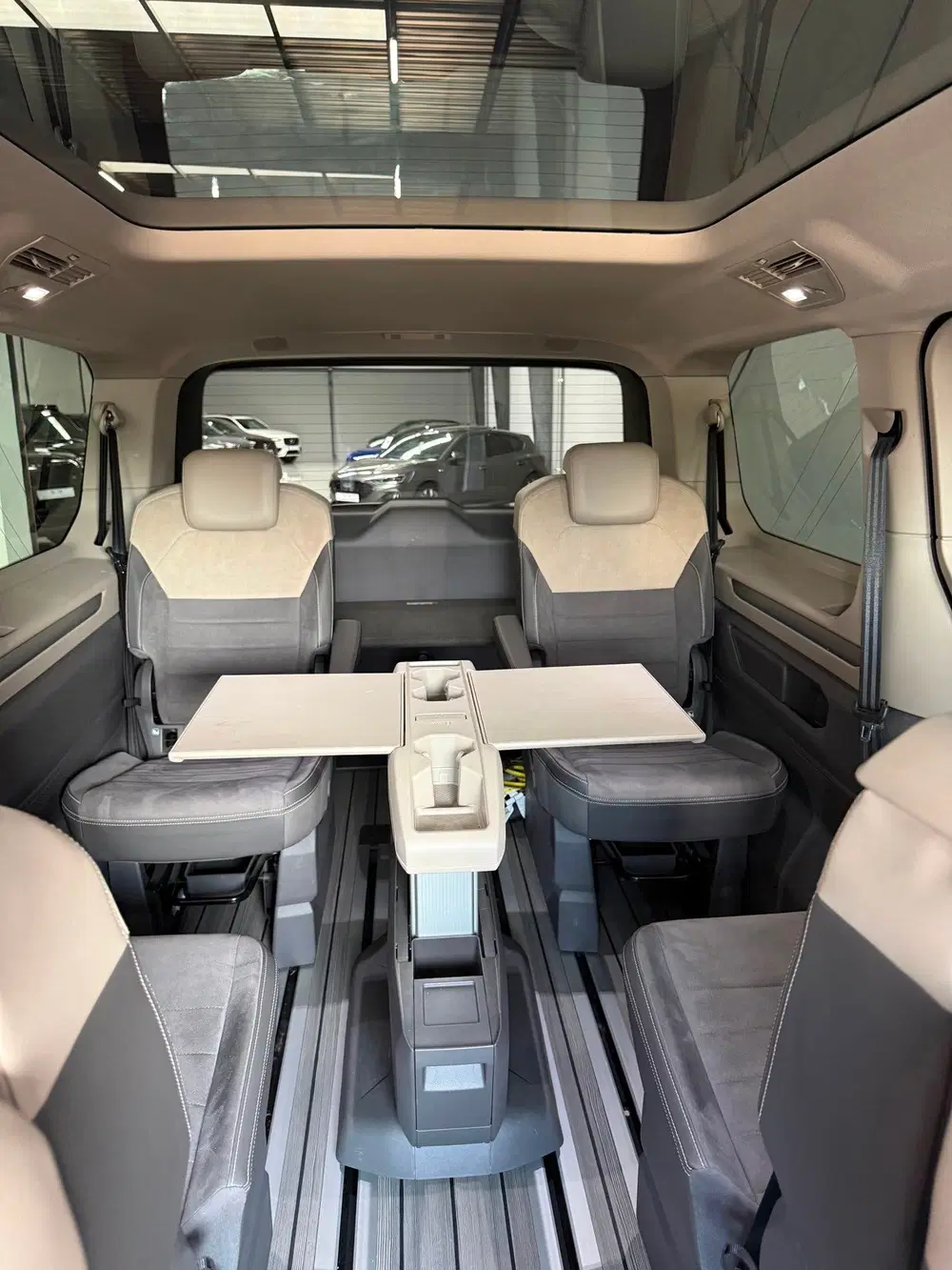 Volkswagen Multivan 1.4 eHybrid L2H1 uit 2023, foto 14