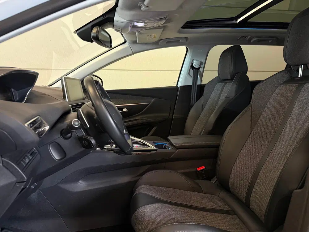 Peugeot 5008 1.2 PureTech 7p uit 2020, foto 12