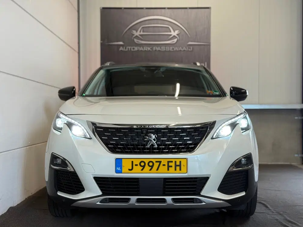 Peugeot 5008 1.2 PureTech 7p uit 2020, foto 2