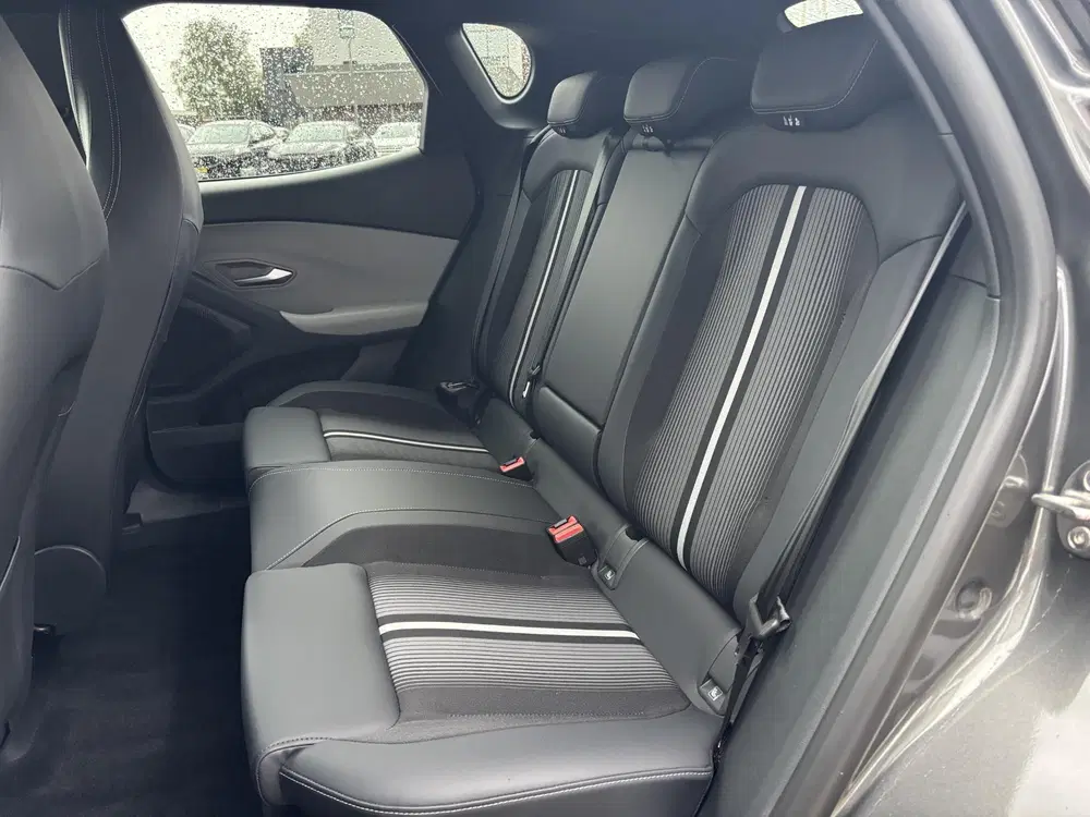 Ford Capri Select Extended Range RWD 77 kWh Navigatie uit 2025, foto 10