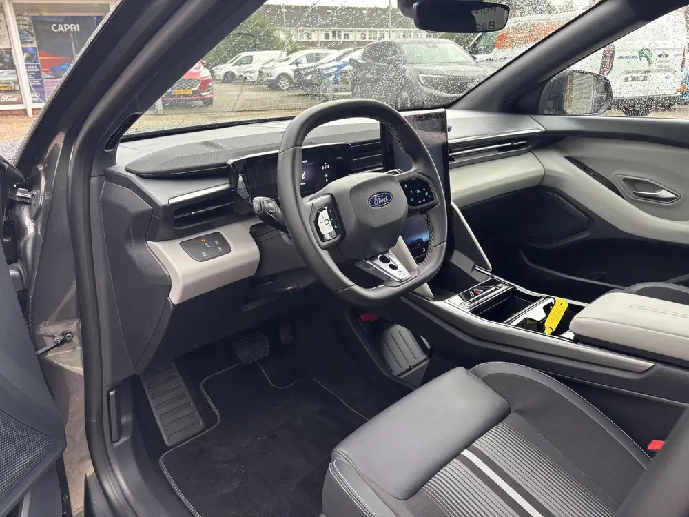 Ford Capri Select Extended Range RWD 77 kWh Navigatie uit 2025, foto 11