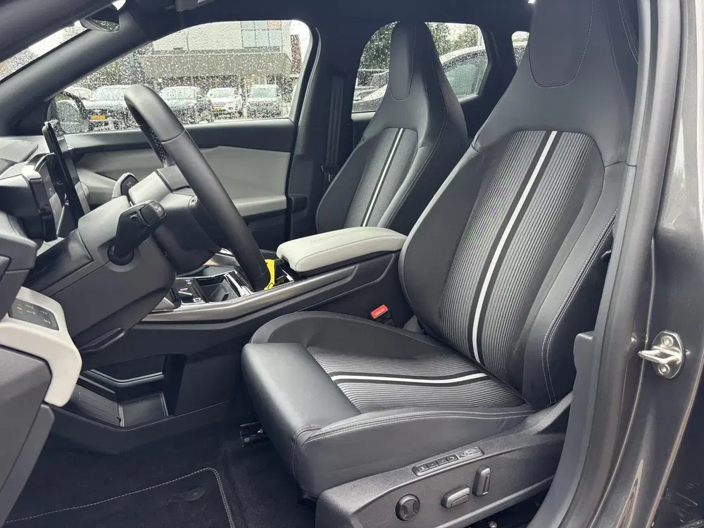 Ford Capri Select Extended Range RWD 77 kWh Navigatie uit 2025, foto 12