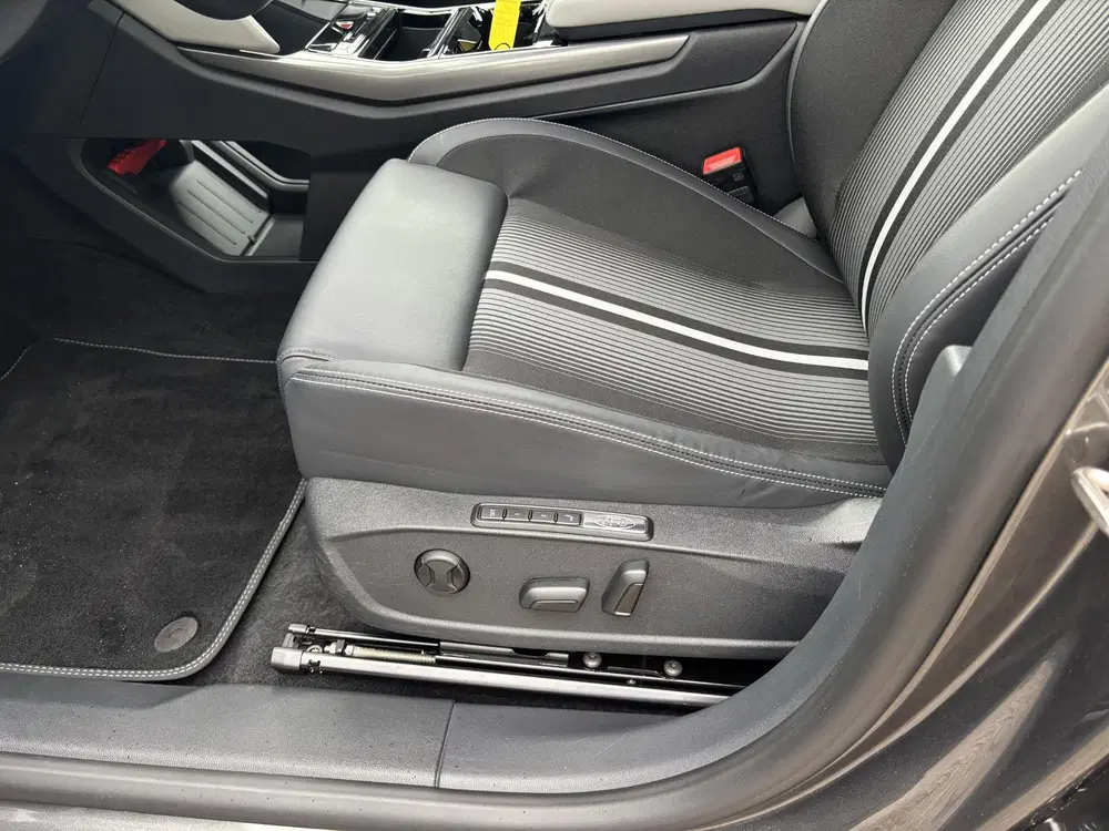 Ford Capri Select Extended Range RWD 77 kWh Navigatie uit 2025, foto 13