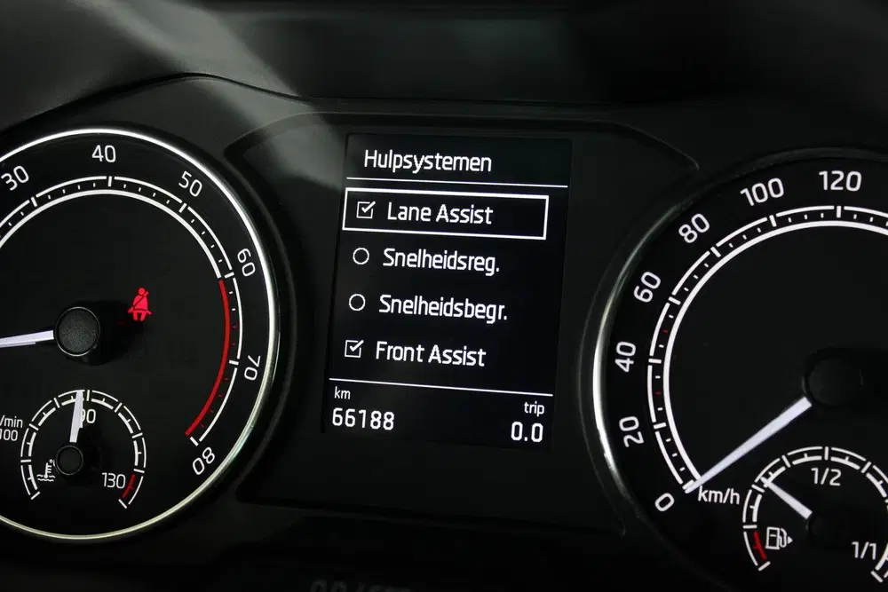 Skoda Scala 1.0 TSI Sport Business Steel Grey uit 2024, foto 10