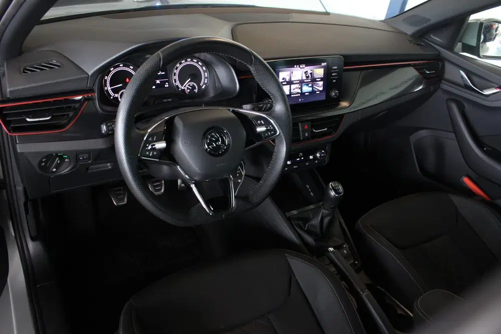 Skoda Scala 1.0 TSI Sport Business Steel Grey uit 2024, foto 3