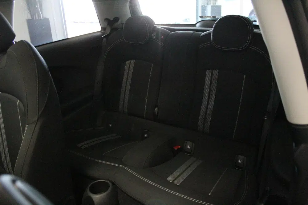 Mini Cooper S 2.0 Cooper S Essential uit 2022, foto 12