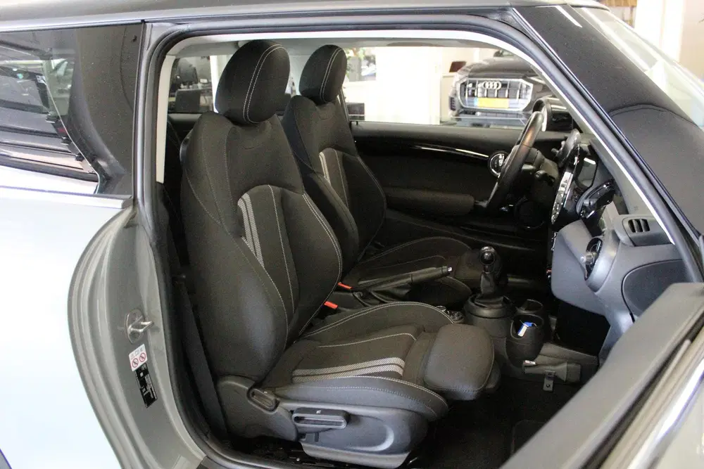 Mini Cooper S 2.0 Cooper S Essential uit 2022, foto 15