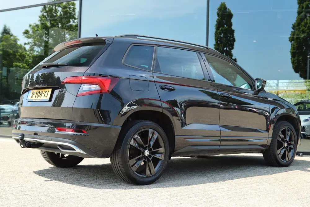 Skoda Karoq 1.5 TSI ACT STYLE SPORTLINE DSG AUT. uit 2020, foto 2