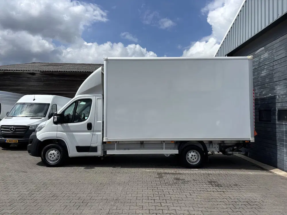 Opel Movano 2.2D 140 PK Airco Cruisecontrol Camera Nav uit 2024, foto 3