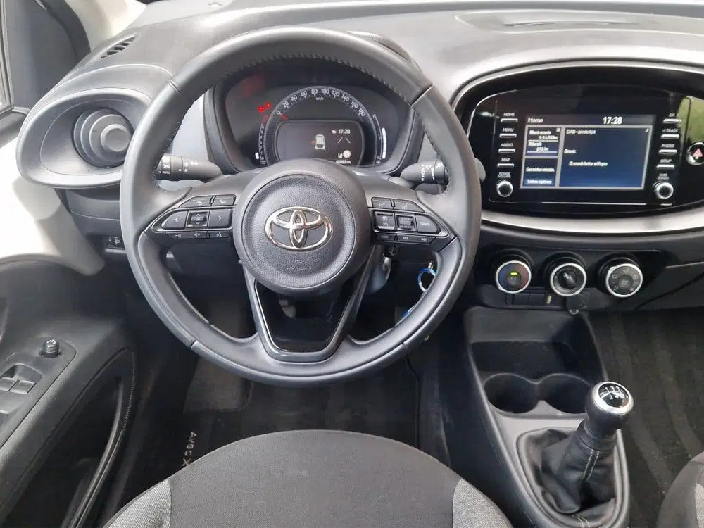 Toyota Aygo X 1.0 VVT-i MT Play NL Auto uit 2022, foto 2