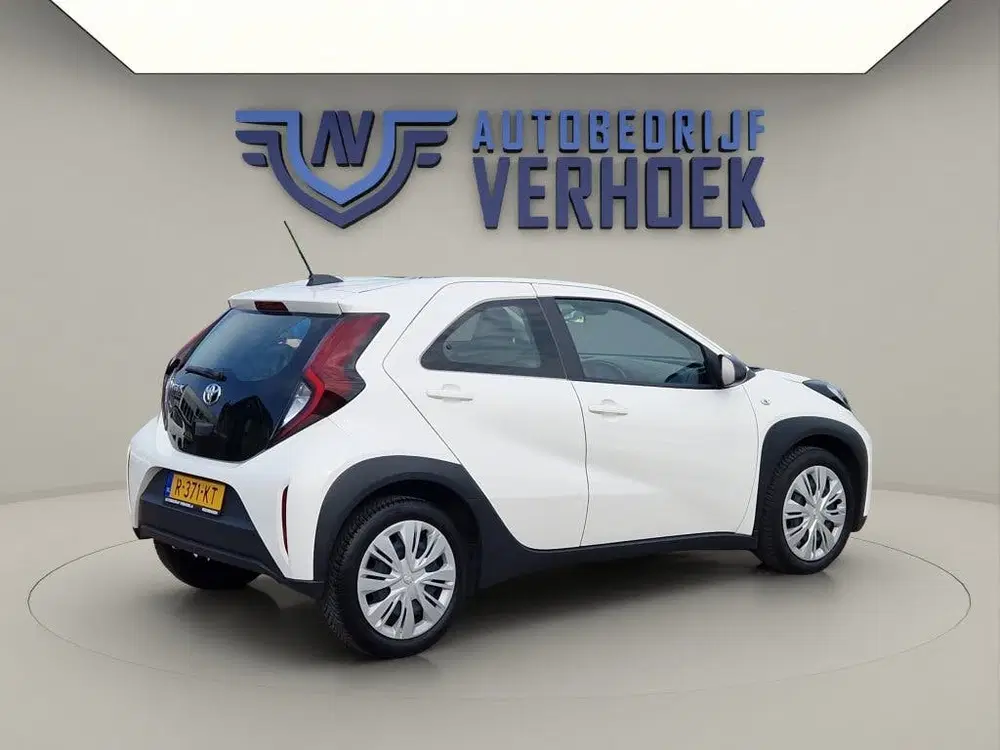 Toyota Aygo X 1.0 VVT-i MT Play NL Auto uit 2022, foto 9