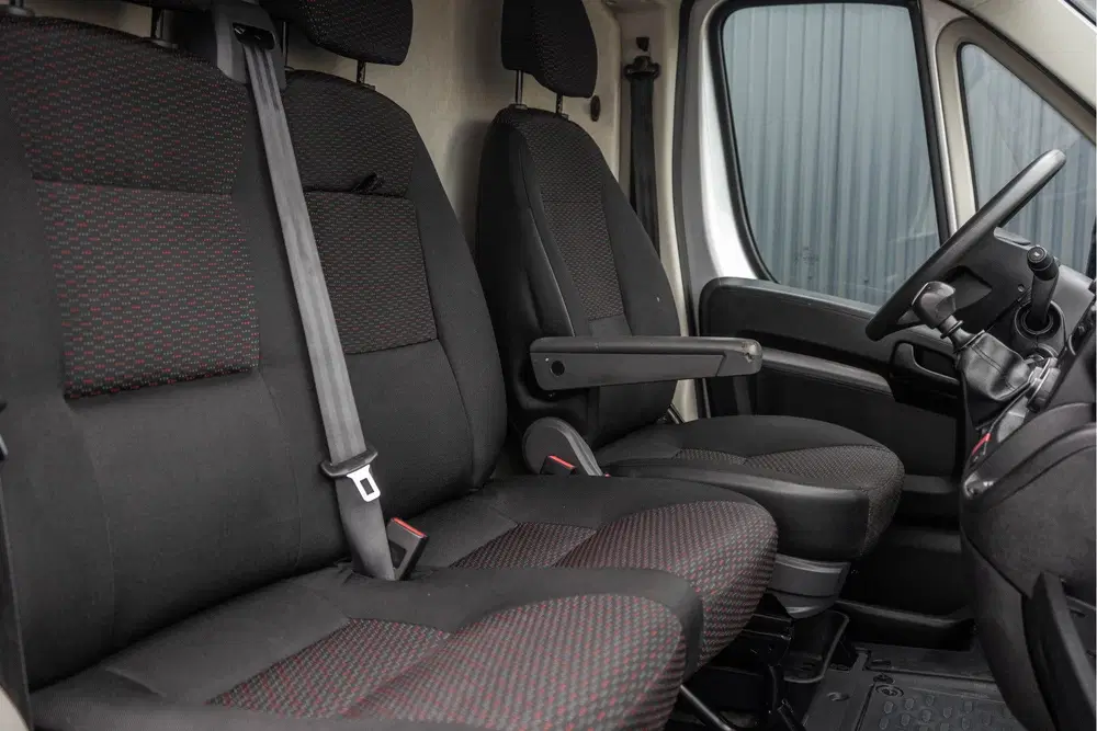 Peugeot Boxer 330 2.2 BlueHDi 120 L2H2 Premium uit 2021, foto 13