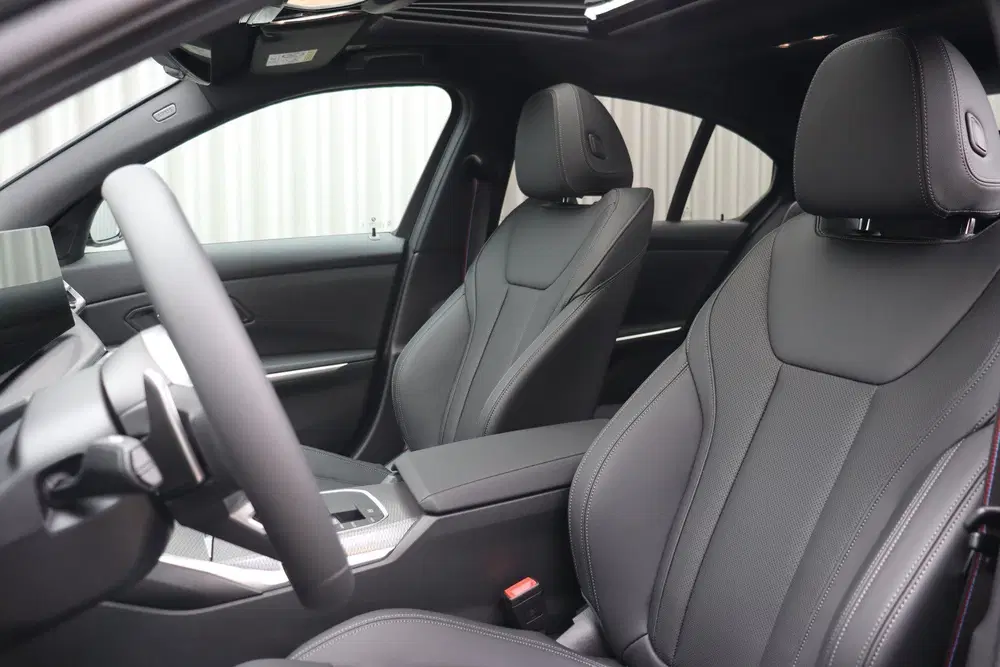 BMW 3-serie 330e M Sport Automaat uit 2026, foto 12