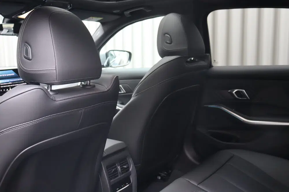 BMW 3-serie 330e M Sport Automaat uit 2026, foto 14