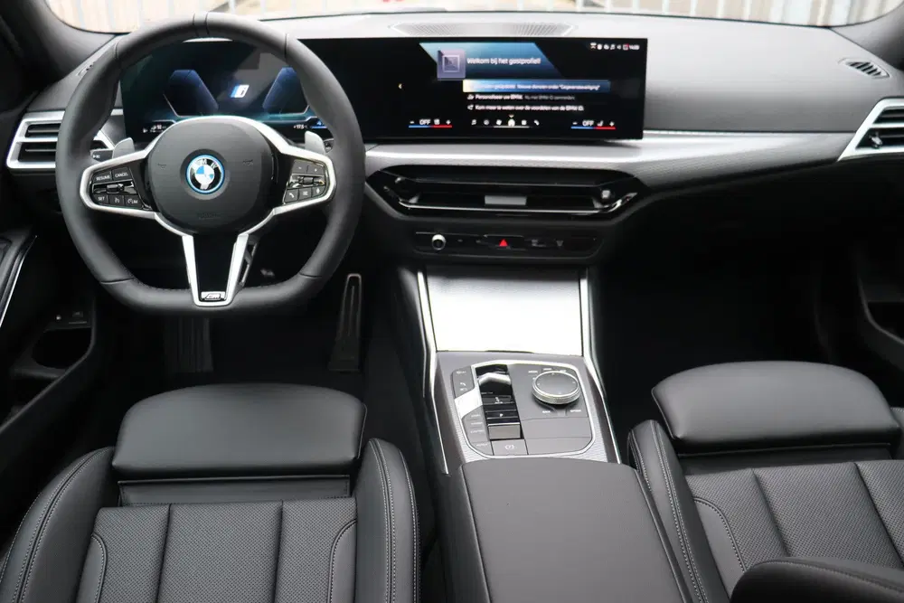 BMW 3-serie 330e M Sport Automaat uit 2026, foto 15