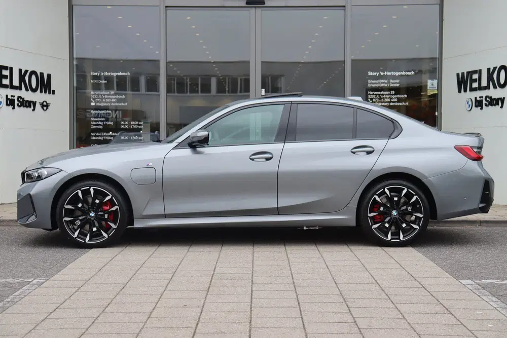 BMW 3-serie 330e M Sport Automaat uit 2026, foto 3