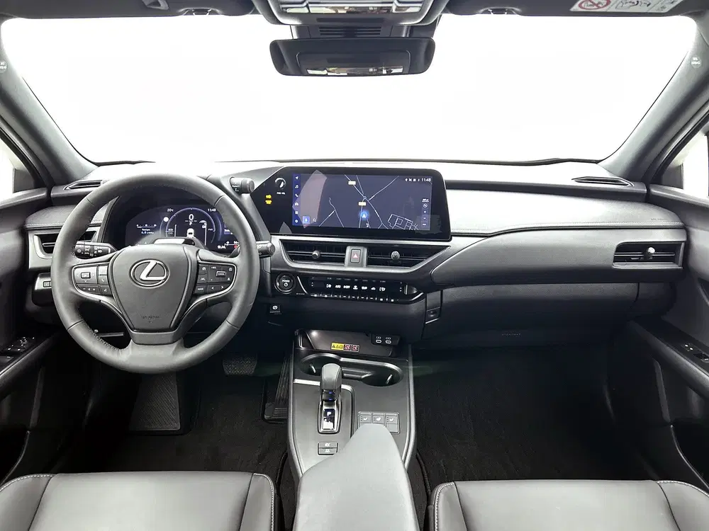 Lexus UX 300h F SPORT Design uit 2025, foto 4