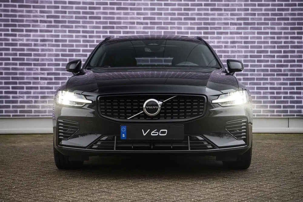 Volvo V60 2.0 T6 Plug-in hybrid AWD Ultra Dark uit 2026, foto 10