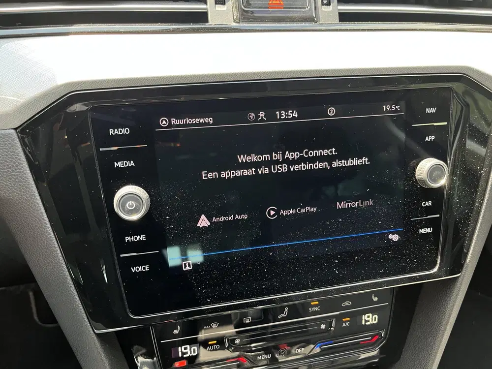 Volkswagen Passat 1.5 TSI R-Line Business uit 2023, foto 10