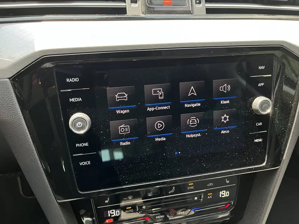 Volkswagen Passat 1.5 TSI R-Line Business uit 2023, foto 6