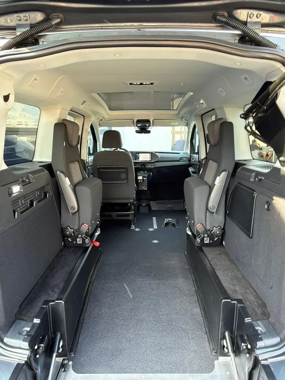 Volkswagen Caddy L2 Rolstoelauto Automaat Rolstoel voor uit 2022, foto 11