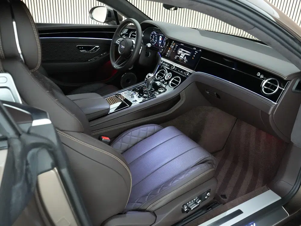 Bentley Continental GT 4.0 V8 550pk uit 2023, foto 3