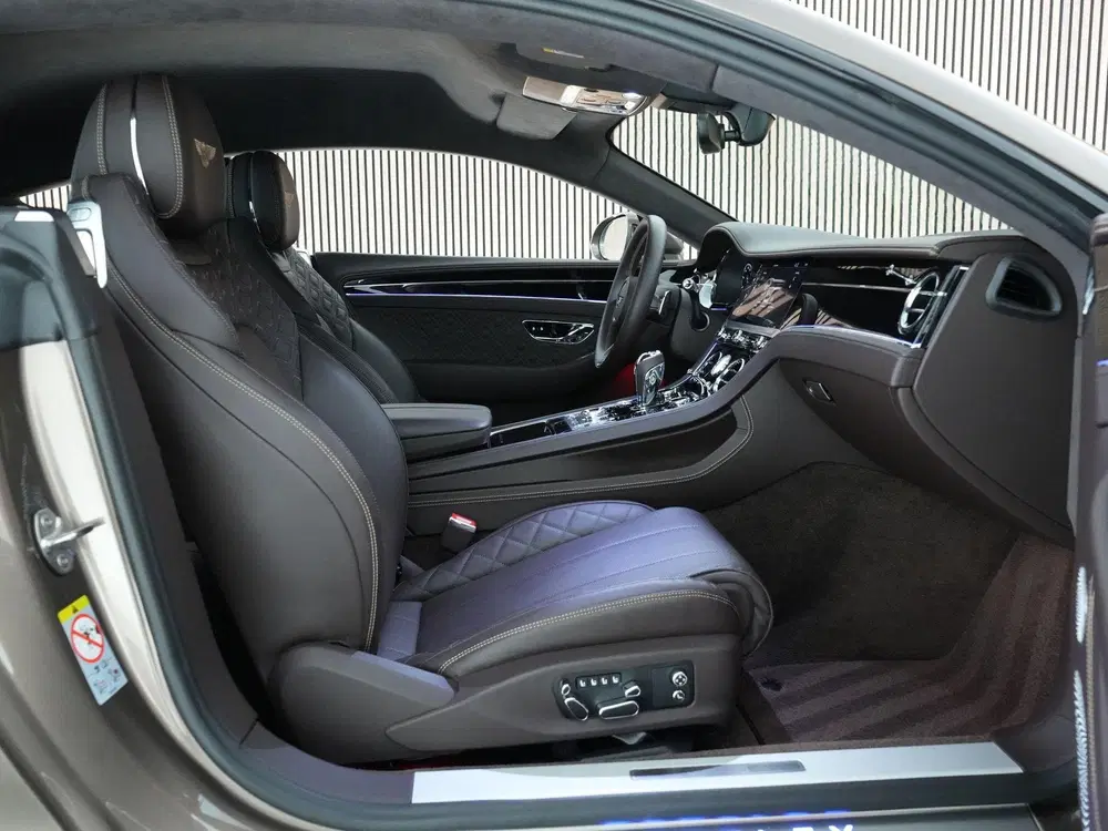 Bentley Continental GT 4.0 V8 550pk uit 2023, foto 4