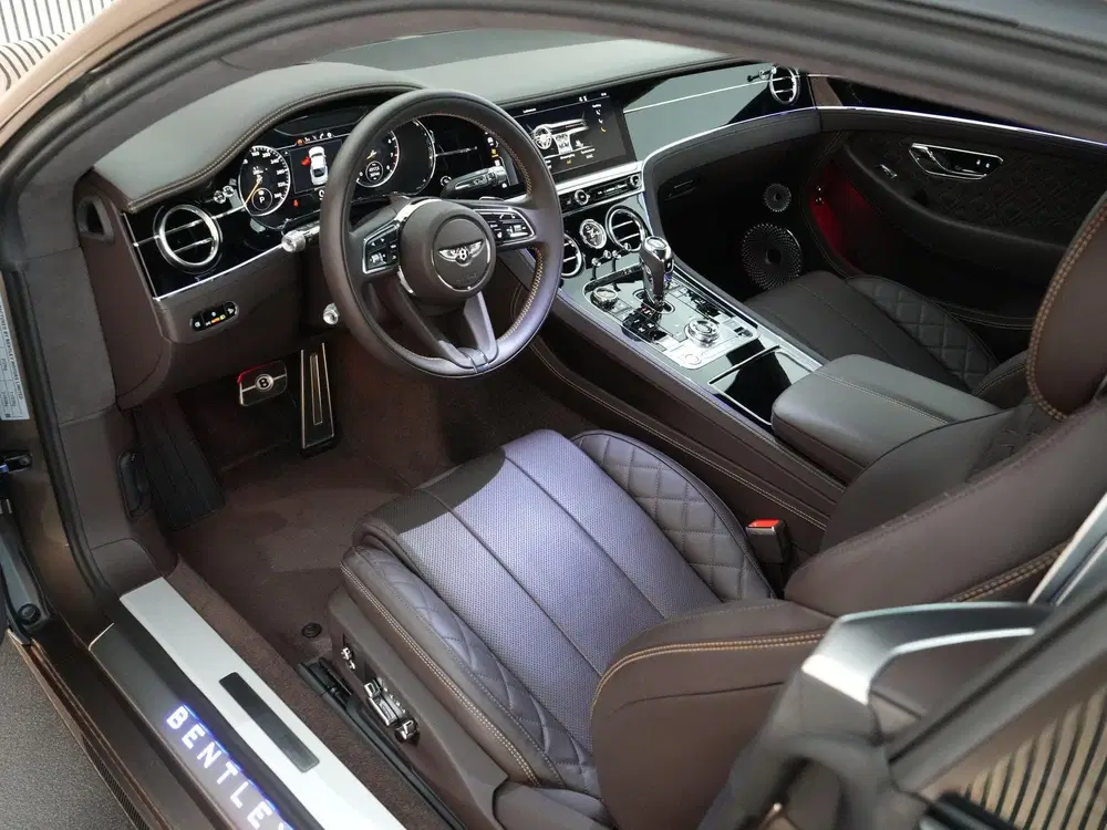 Bentley Continental GT 4.0 V8 550pk uit 2023, foto 8