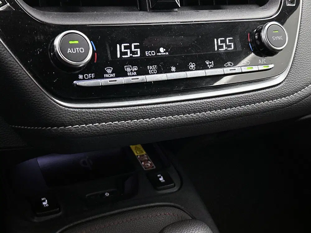 Toyota Corolla Hybrid 140 GR Sport uit 2024, foto 12