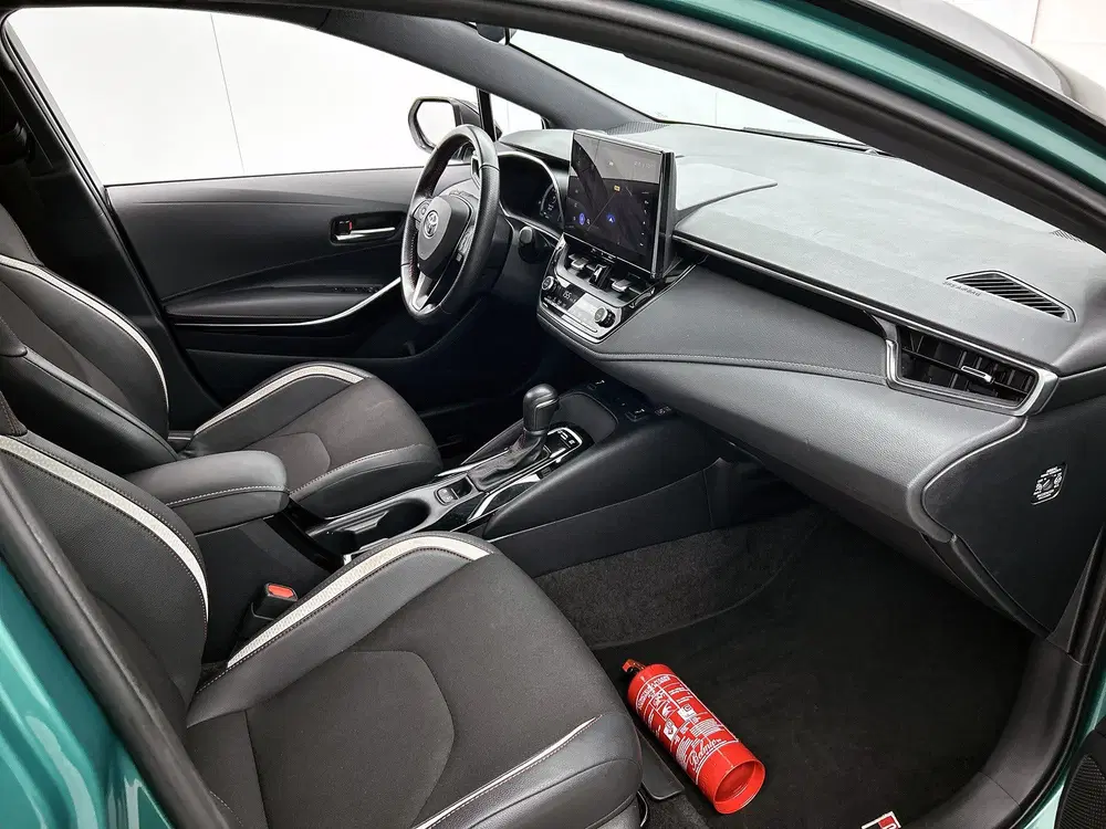 Toyota Corolla Hybrid 140 GR Sport uit 2024, foto 6