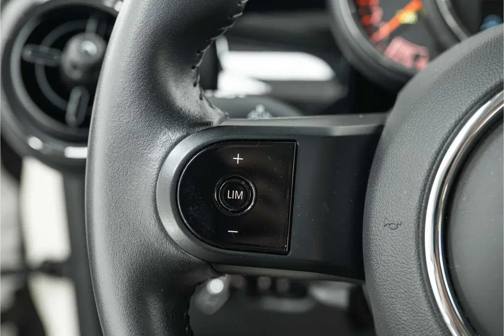 Mini Hatchback One Classic uit 2021, foto 12