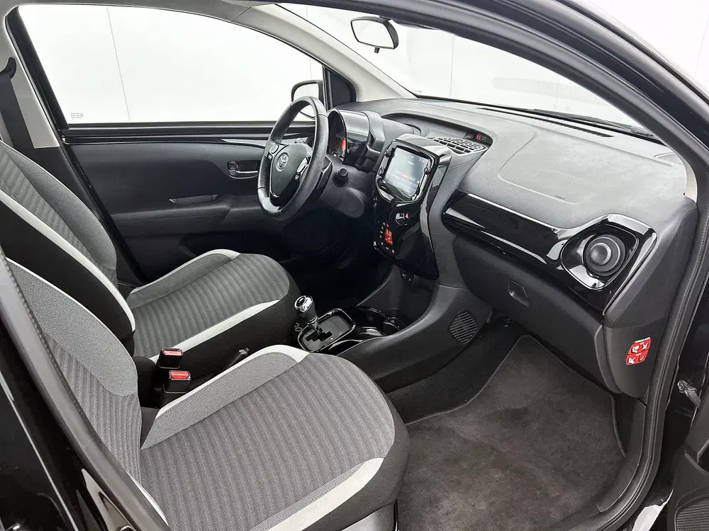Toyota Aygo 1.0 VVT-i x-joy Automaat uit 2019, foto 6