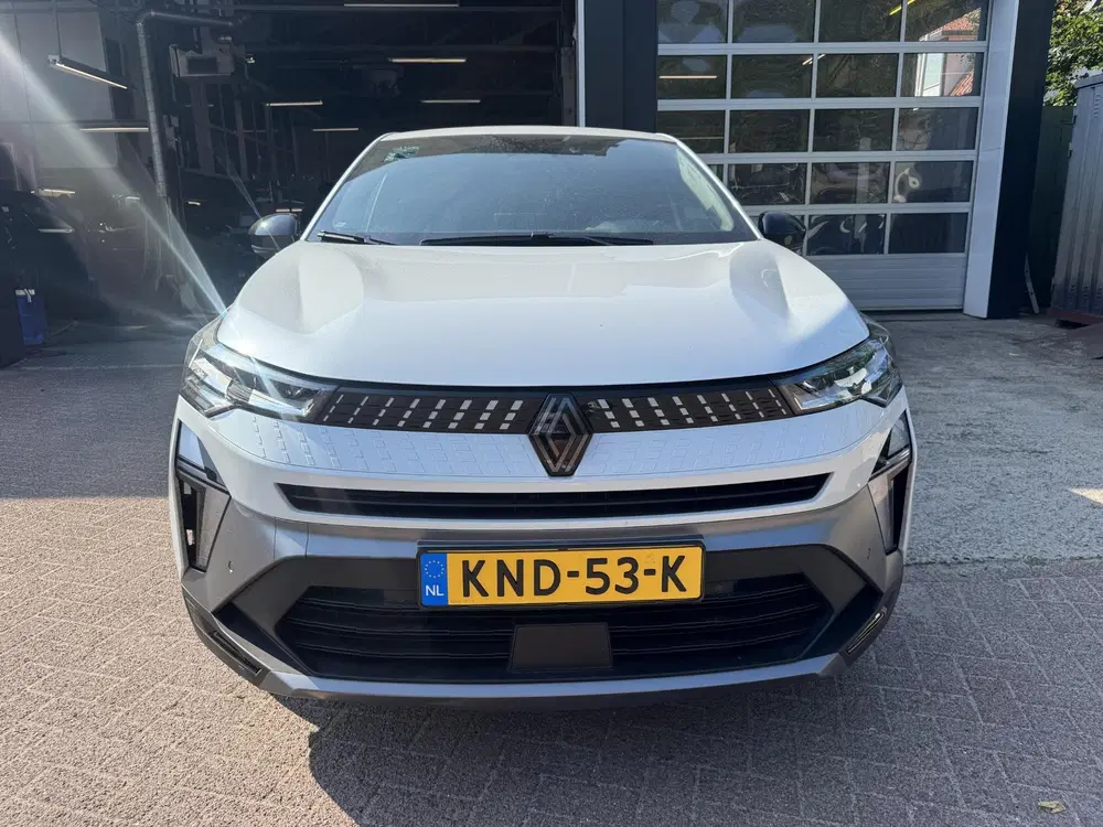 Renault Captur 1.6 E-Tech full hybrid 145 esprit Alpine uit 2025, foto 2