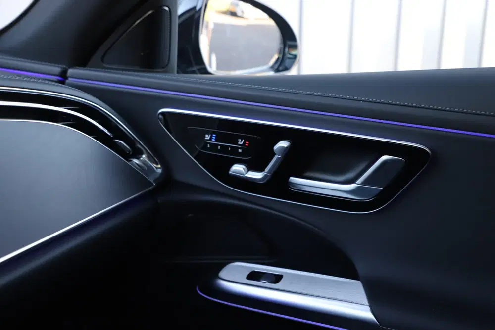 Mercedes-Benz E-Klasse 300e AMG uit 2025, foto 11