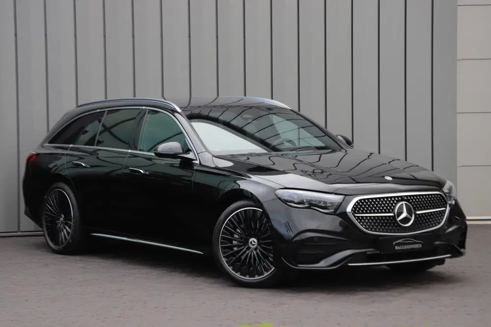 Mercedes-Benz E-Klasse 300e AMG uit 2025, foto 3