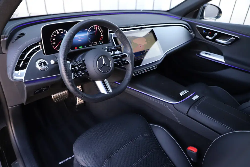 Mercedes-Benz E-Klasse 300e AMG uit 2025, foto 9
