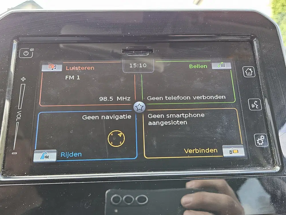 Suzuki Ignis 1.2 Smart Hybrid NAVI TEL ECC LM CC KEYLES uit 2019, foto 15