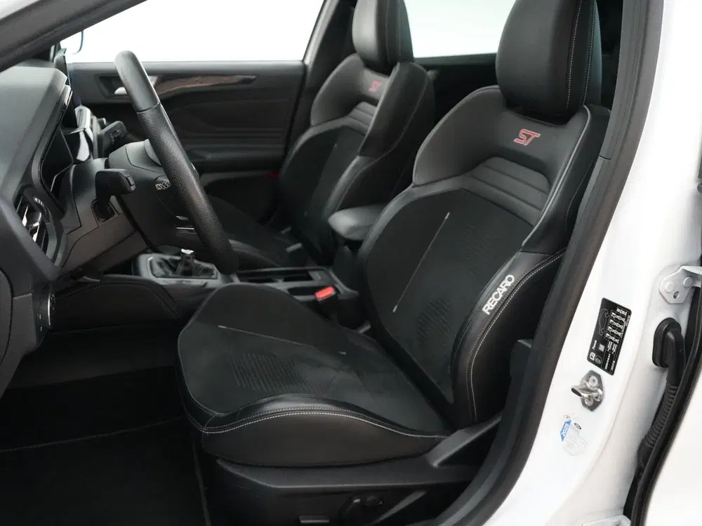 Ford Focus 2.3 280pk uit 2020, foto 5
