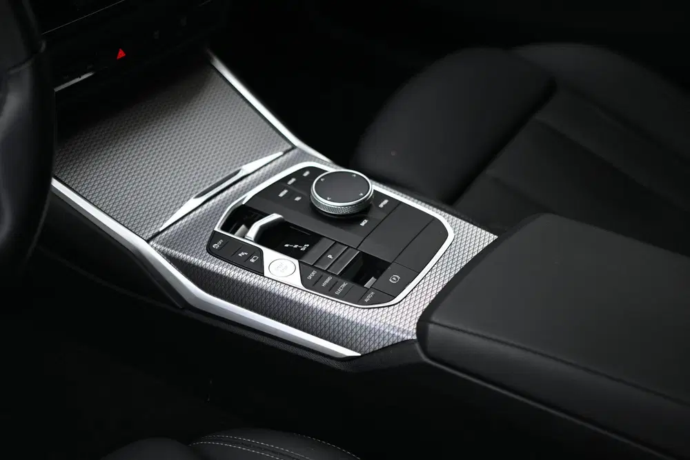 BMW 3-serie 330e xDrive M Sport Automaat uit 2025, foto 10