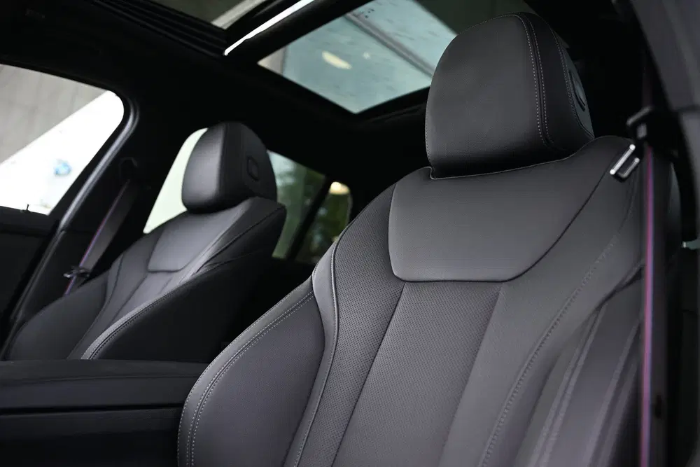 BMW 3-serie 330e xDrive M Sport Automaat uit 2025, foto 4