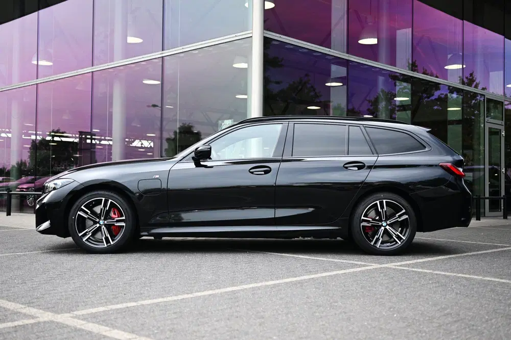 BMW 3-serie 330e xDrive M Sport Automaat uit 2025, foto 5