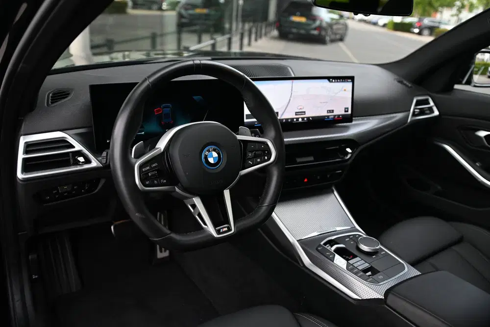 BMW 3-serie 330e xDrive M Sport Automaat uit 2025, foto 6